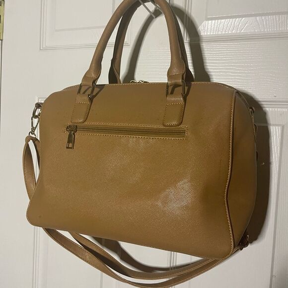 Betty Boop Tan Satchel with Quilted stones Detail and Gold tone Hardwares - Picture 4 of 16